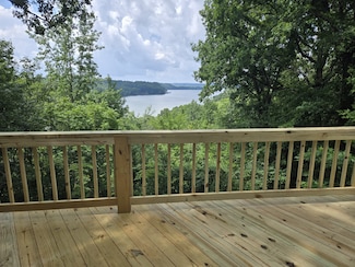 9828 Clydeton Rd, Waverly, TN 37185