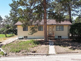 1253 Montana Ave, Upton, WY 82730