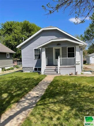 2116 Isabella St, Sioux City, IA 51103