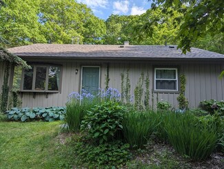 325 East St, Williamsburg, MA 01096