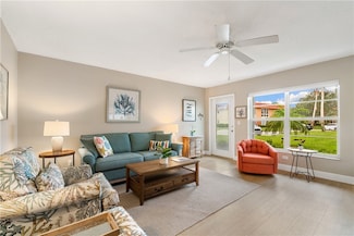 50 Woodland Dr Unit 102, Vero Beach, FL 32962
