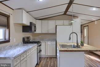 22 Circle Dr, Columbia, PA 17512