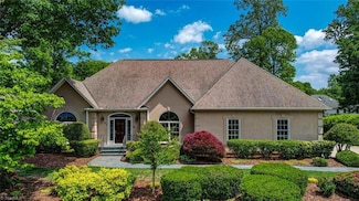1916 Falmouth Dr, Greensboro, NC 27410