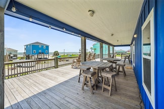 858 Kahla Dr, Crystal Beach, TX 77650