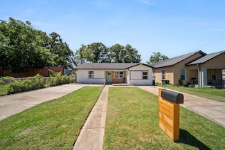 2712 E 1st St, Fort Worth, TX 76111