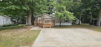 14487 Magnolia Dr, Grand Haven, MI 49417