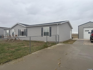 821 Ash St, Rawlins, WY 82301