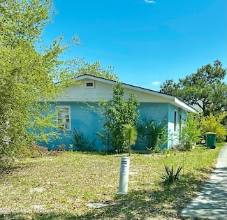 109 S 7th Ave, Kure Beach, NC 28449