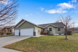 1415 Nicklaus Dr, Aberdeen, SD 57401