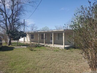 3135 E Fm 476, Poteet, TX 78065
