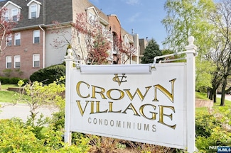 200 Crown Ct Unit 423, Edgewater, NJ 07020
