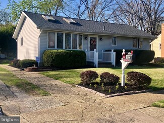 12 Valley Dr, Pine Hill, NJ 08021