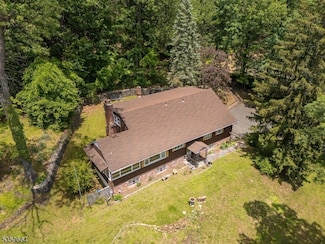 63 Edgemont Rd, Watchung, NJ 07069