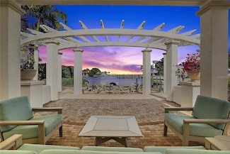 1325 Snell Isle Blvd NE Unit 305, Saint Petersburg, FL 33704