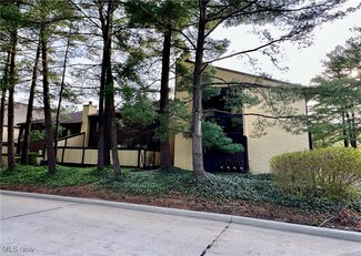 565 Hampton Ridge Dr Unit MM565, Akron, OH 44313