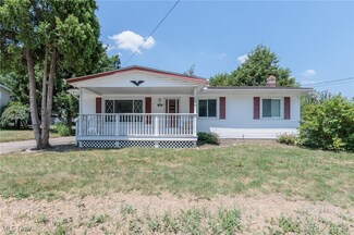 3389 Herbert St, Mogadore, OH 44260