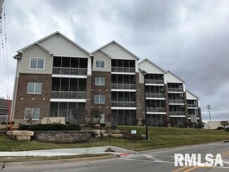 4014 River Dr, Moline, IL 61265