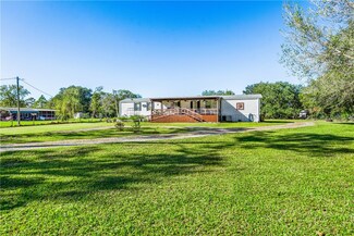5860 Maple Dr, Okeechobee, FL 34972