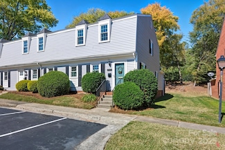 8005 Regent Park Ln, Charlotte, NC 28210