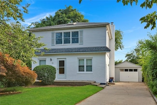33 Park Cir, New Hyde Park, NY 11040