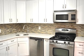 15 Interlaken Ct Unit 6, Freehold, NJ 07728