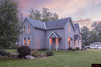 42450 245th St, Delavan, MN 56023