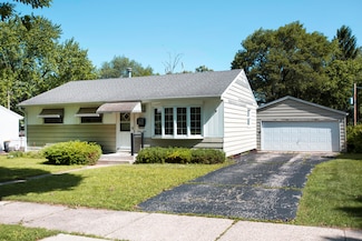 1434 Aldoro Dr, Waukesha, WI 53188
