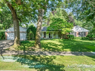 970 Santa Barbara Dr SE, Grand Rapids, MI 49506