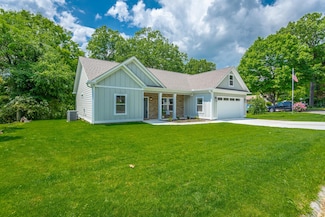 904 Wesley Dr, Hixson, TN 37343