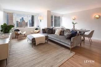 322 W 57th St Unit 33P2, New York, NY 10019