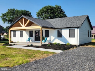 18 Holly St, Fort Ashby, WV 26719