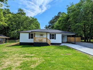 715 W James St, Rossville, GA 30741