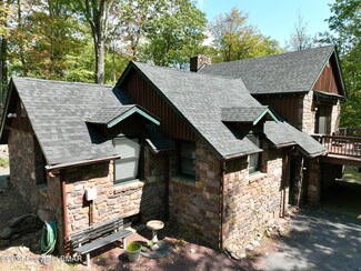 46 Crest Dr, Lake Harmony, PA 18624