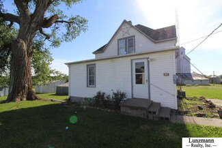 105 3rd St, Verdon, NE 68457