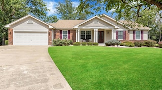 221 White Pine Ct, Saint Charles, MO 63304