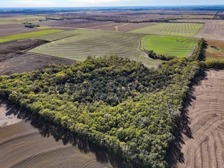 18 Flag Rd, Abilene, KS 67410