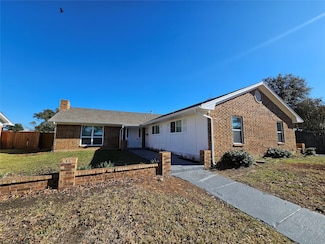 2400 Meadow Creek Dr, Carrollton, TX 75006