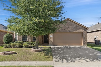 2604 Triangle Leaf Dr, Fort Worth, TX 76244