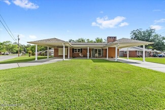 15612 Kingston Dr, Biloxi, MS 39532