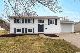 1517 12th St, Silvis, IL 61282