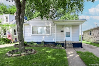 22613 Raven Ave, Eastpointe, MI 48021