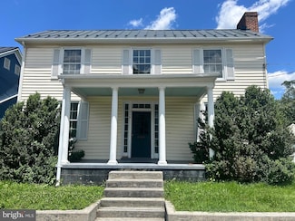 218 W Main St, Berryville, VA 22611