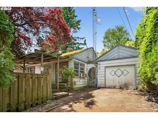 4575 SW Dogwood Ln, Portland, OR 97225