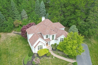 12 Scotland Dr, Andover, MA 01810