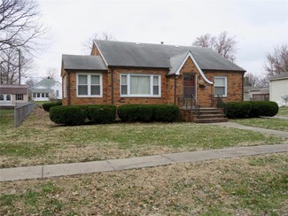 812 2nd St, Gillespie, IL 62033