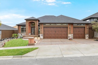 3027 Mt Thielsen Dr, Medford, OR 97504