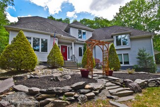 5107 High Terrace Rd, Stroudsburg, PA 18360