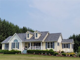 208 Royal Oak Dr, Butler, PA 16002
