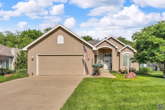 3930 SW Stonybrook Dr, Topeka, KS 66610