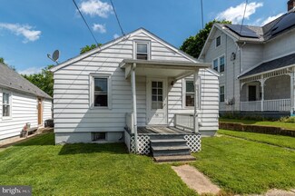 33 Spruce St, Hellertown, PA 18055